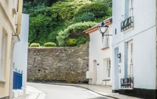 Kingsand pretty alleyway to beach | Blue Monkey Cornwall