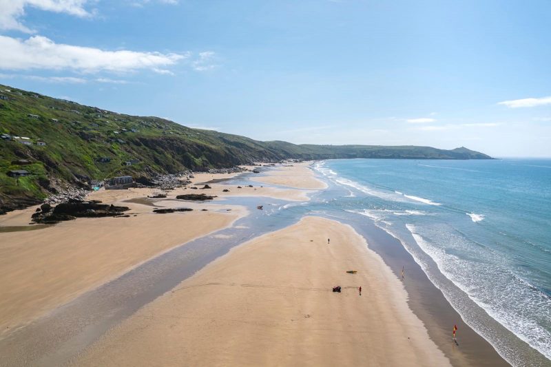 Peaceful-winter-walk-on-whitsand-beach-ornwall
